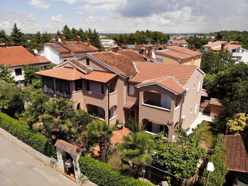 Apartments Sven-Marino โปเรช ภายนอก รูปภาพ